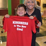 October 12, 2017 - 04:22 - Chester County (Pa.) Sheriff Carolyn Bunny Welsh interacts with a member of the Kids with Heart Club at Pocopson Elementary School in West Chester, Pa.